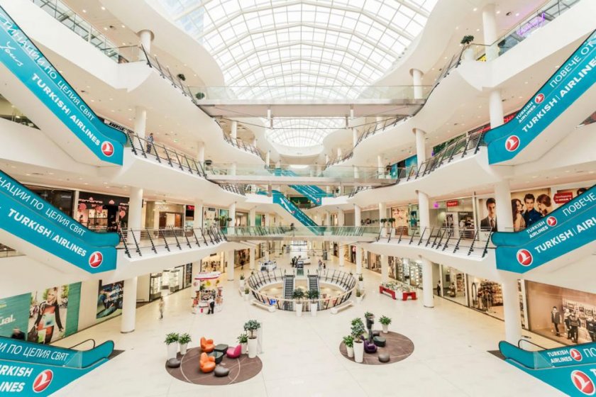 Евакуираха столичен мол