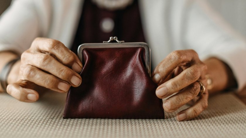 Изплащат пенсиите от днес до 20 ноември