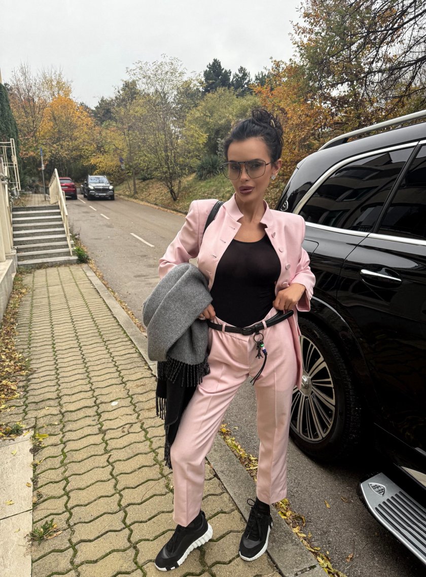 Мара Отварачката върза гащите (ХИТ СНИМКИ)