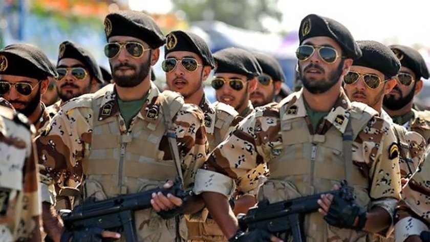 Иран разполага с над 500 хил. военни