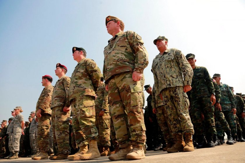 СМЯХ: САЩ пращат гвардейци да ни пазят от Русия