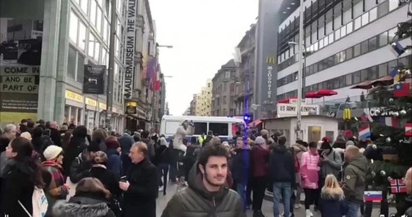 Неизвестен откри стрелба в магазин в центъра на Берлин