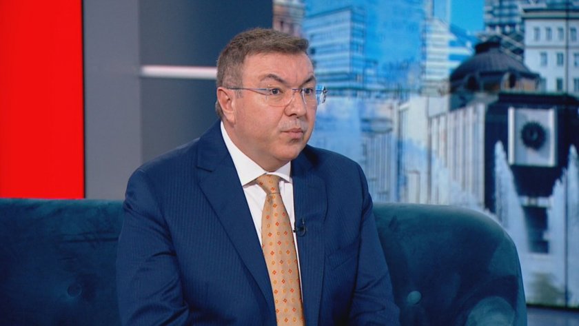 Проф. Костадин Ангелов: Заплатите за младите лекари са осигурени