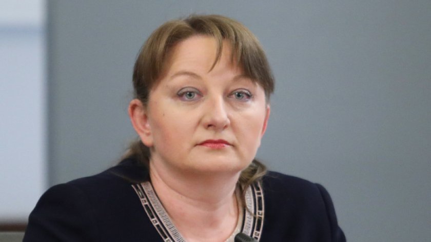 Управляващите искат закон за коледните добавки