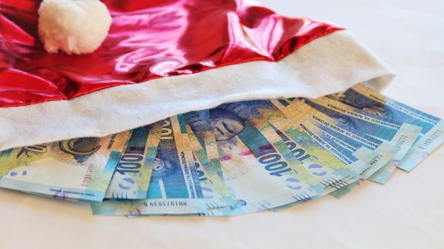 В Словения въвеждат задължителни коледни бонуси от половин заплата