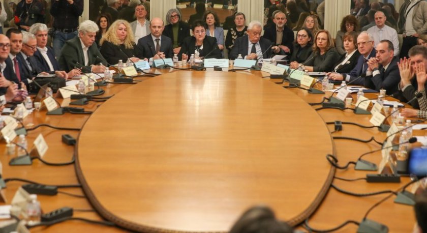 На първо четене: Проектобюджетите на ДОО, НЗОК и Бюджет 2026 минаха в комисиите в НС