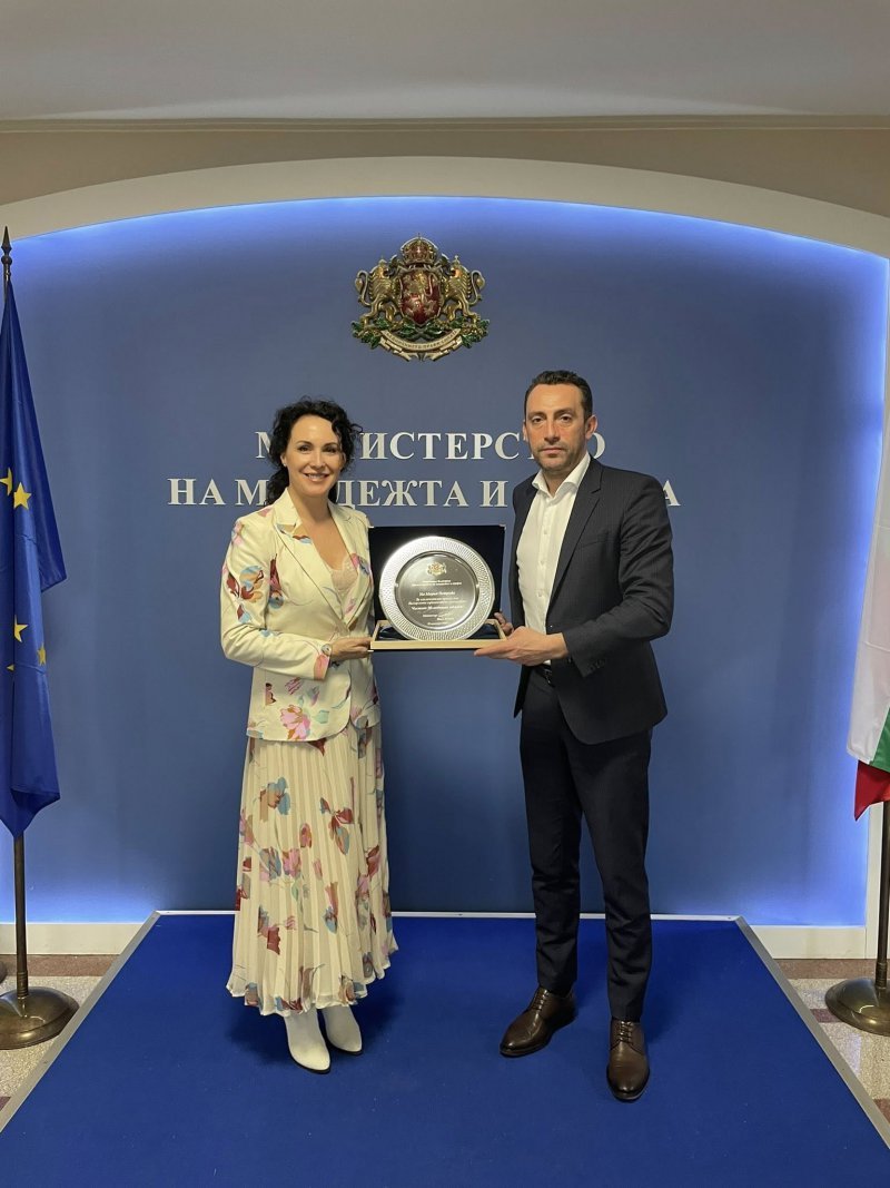 Спортният министър почете юбилея на Мария Петрова 