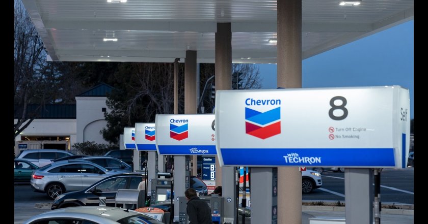 И "Шеврон" се точи за активите на "Лукойл"