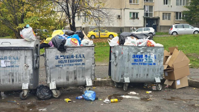 КЗК образува три производства срещу Столичната община по жалби на фирми за почистване