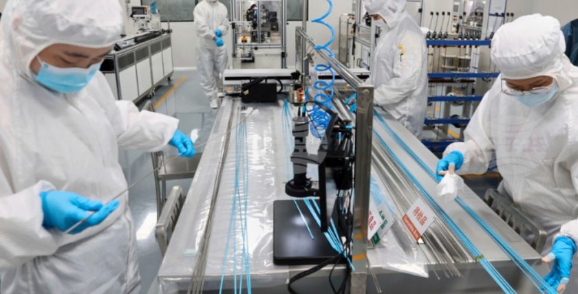 Китайците измислиха лепенка с размер на нокът, която може да тегли кола