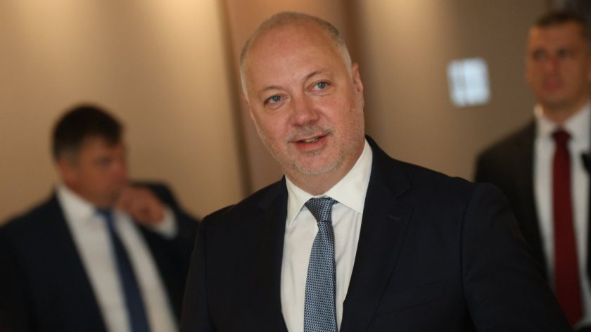 Желязков свиква извънреден Съвет по сигурността за "Лукойл Нефтохим"