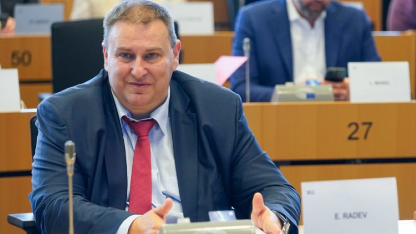 Емил Радев: Да се забрани свободната продажба на райски газ в целия ЕС