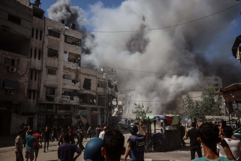 Четирима души загинаха при израелски въздушен удар по автомобил в Газа