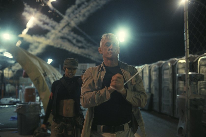 Срещу 1 млн. долара хонорар: Шон Пен снима филм за войната в Украйна 