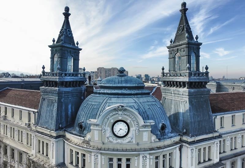 МЗХ шефът Георги Тахов вади 200 бона за ремонт 