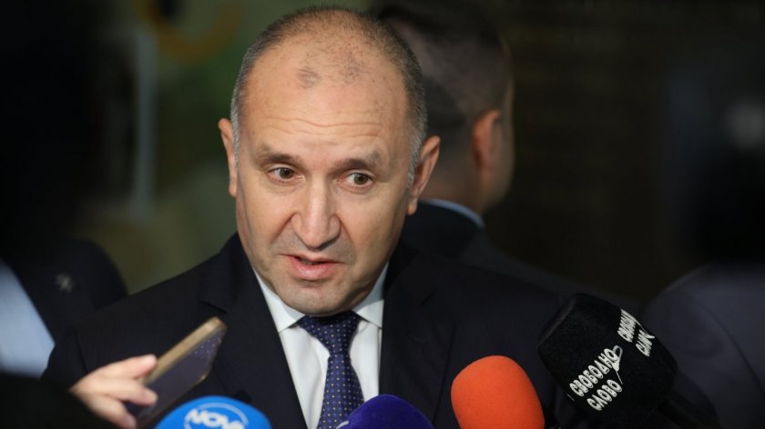 Радев назначи нови посланици в Словакия, Сърбия и Тунис