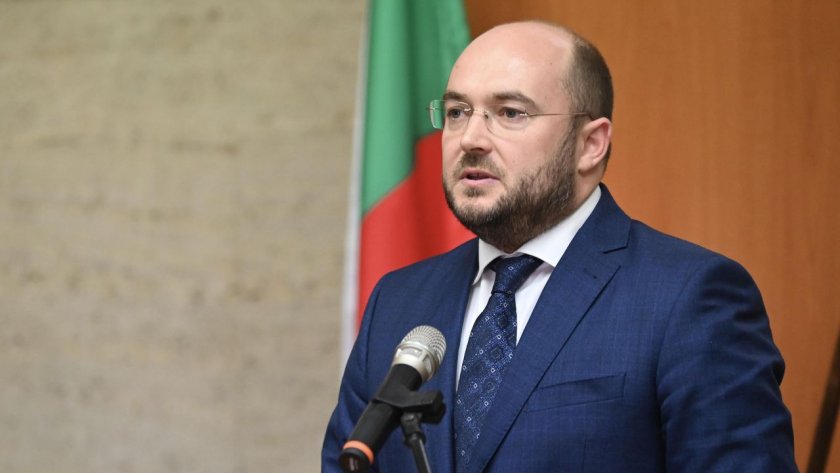 Министър Георгиев: Всеки ден водя битката с имотната мафия