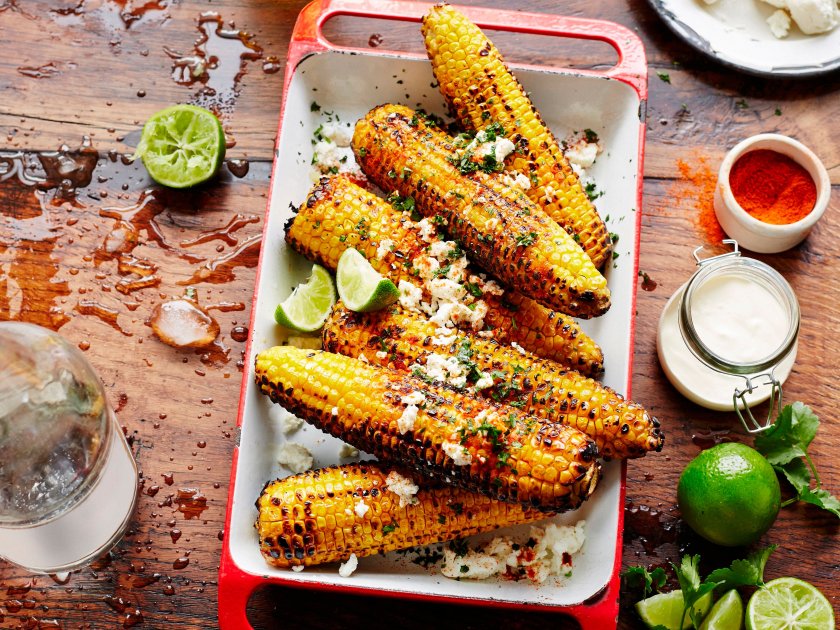 Царевици (цяла или на зърна) със сирене и червен пипер