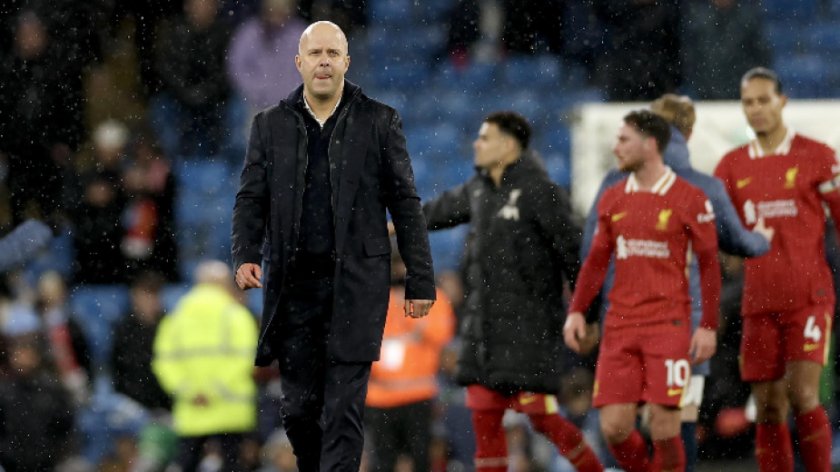 Още две грижи надвиснаха над главата на Арне Слот