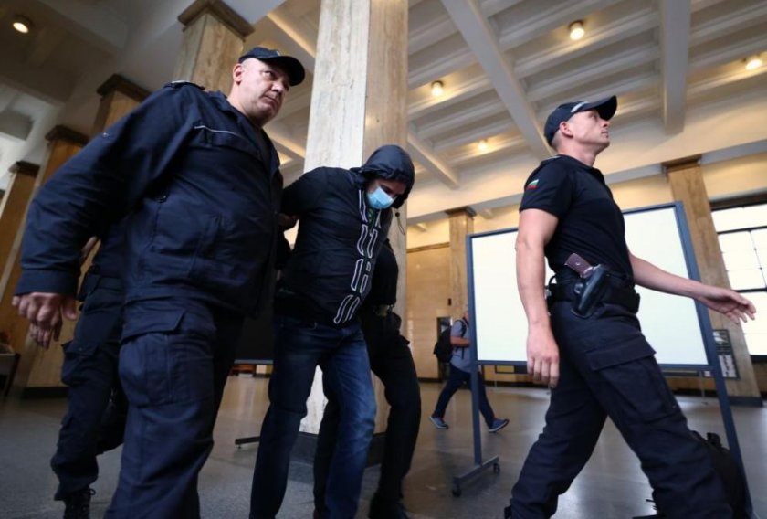 20 години затвор за мъжа, убил швейцарски бизнесмен в Пернишко
