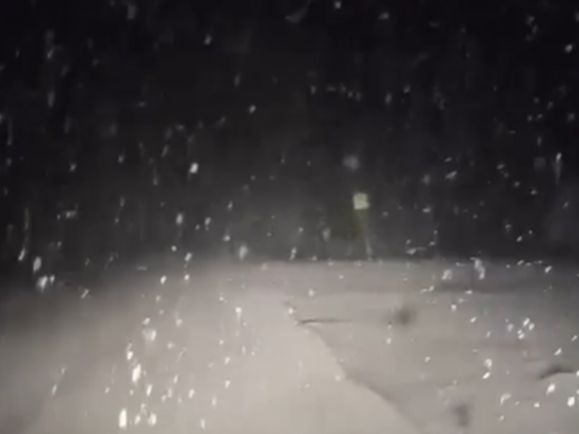 Сняг и светкавици на Пампорово, трупа до 15 см на час