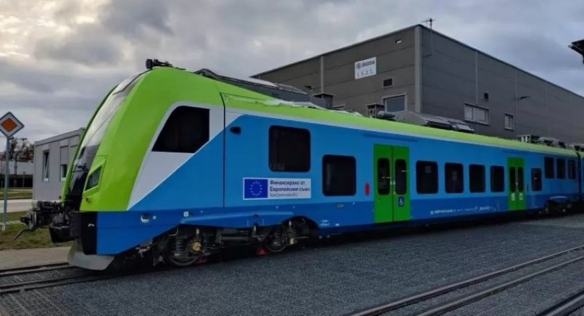 Първият нов влак от "Шкода" ще вози от април