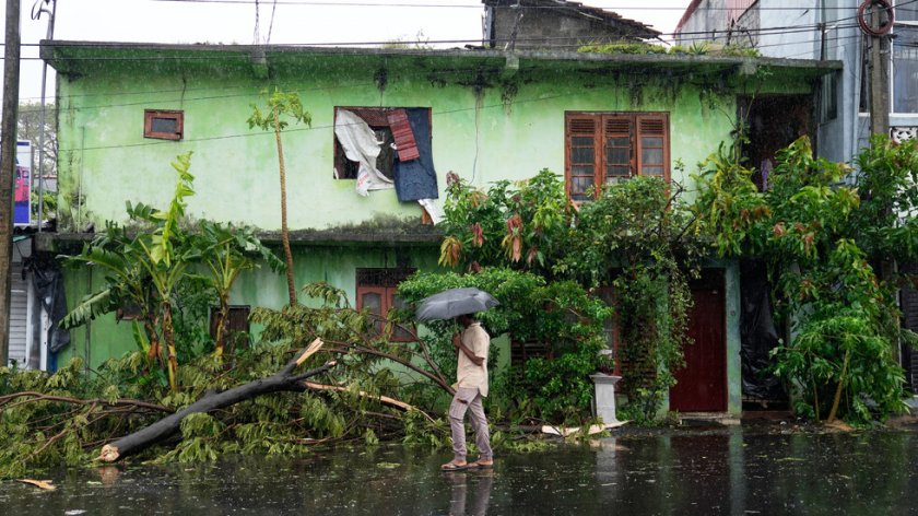 40 български туристи са блокирани от наводненията в Шри Ланка