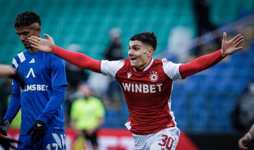 Панайотов към феновете след новия контракт: Ще се радвам на много бъдещи успехи заедно