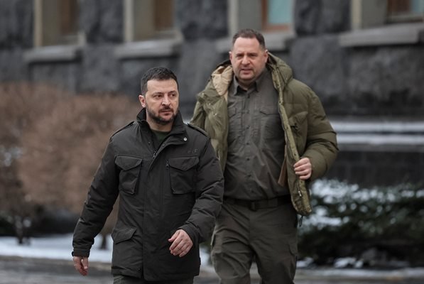 Началникът на кабинета на Зеленски отива на фронта след корупциония скандал