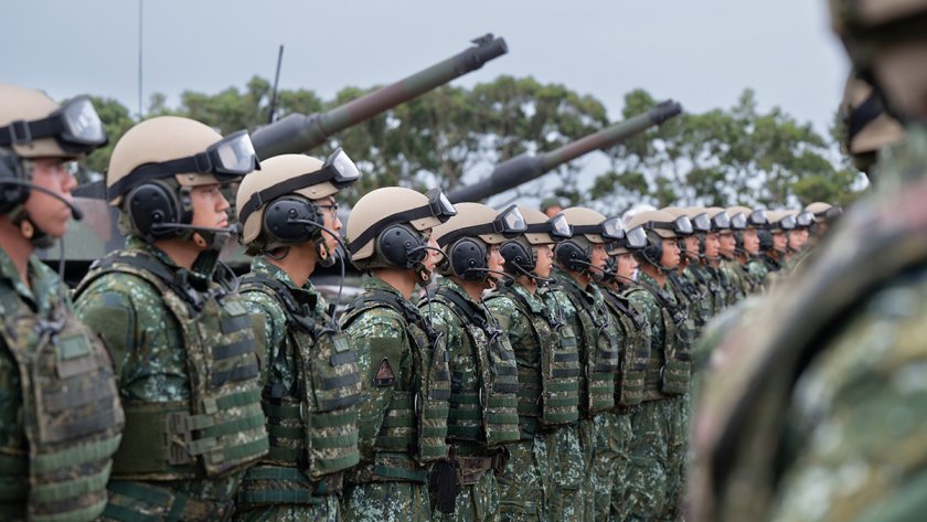 Тайван проведе разговори със САЩ за закупуване на оръжия