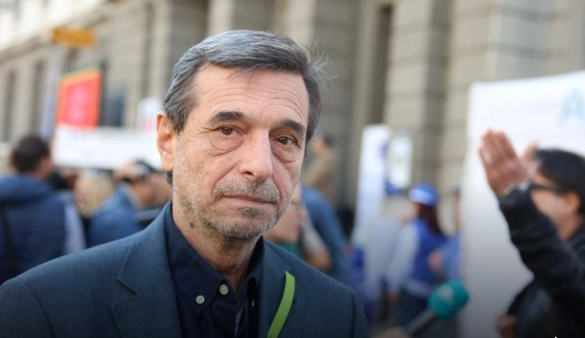 Димитър Манолов: Бюджетът не е оттеглен, само процедурите са замразени 