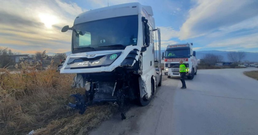 Детето, оцеляло в жестоката катастрофа в Пловдив, e в съзнание