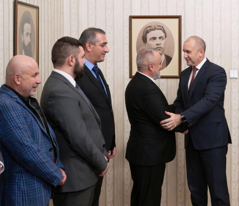 Радев сръчка македонците: Вписването на българите в конституцията ще ускори пътя към ЕС