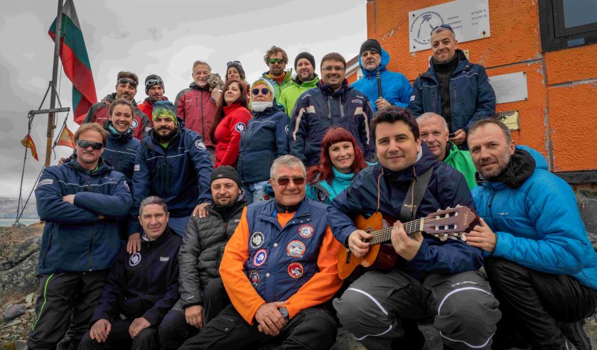 Проф. Пимпирев и Иглика Трифонова разкриват тайните на Антарктида в мащабна енциклопедия