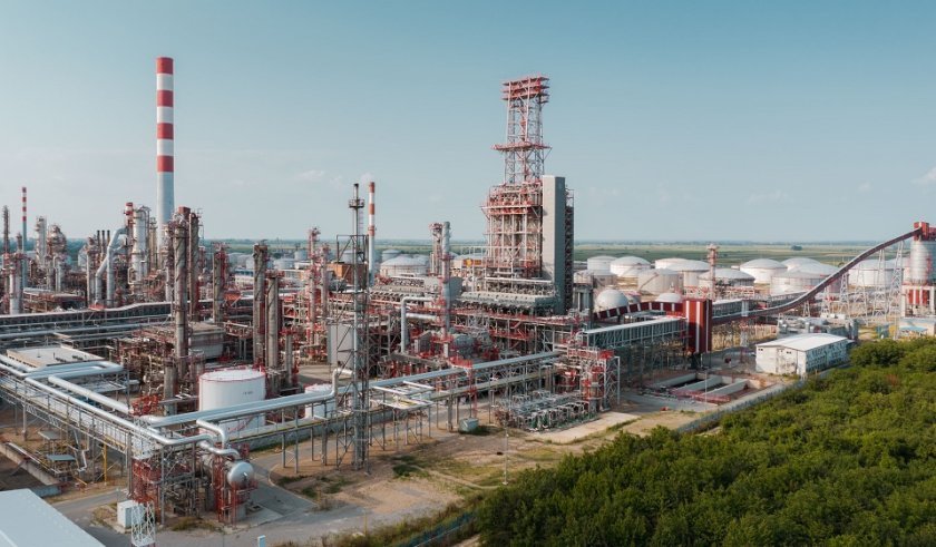 Вучич разреши рафинерията в Панчево да спре дейността си