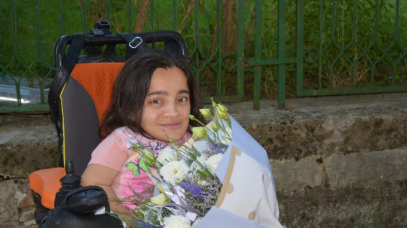 Малка, но голям човек: Най-ниската българка почина на 35 г.