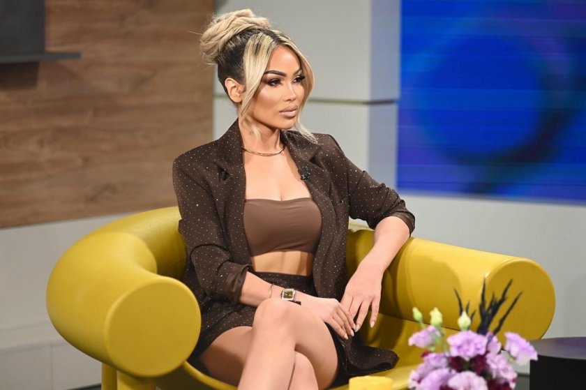 Нора Недкова започна работа. Легендарната Мис Плеймейт стартира собствено предаване