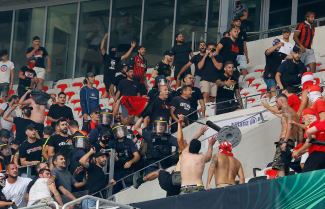 Като на Балканите: Ултраси на Ница млатиха футболисти на тима