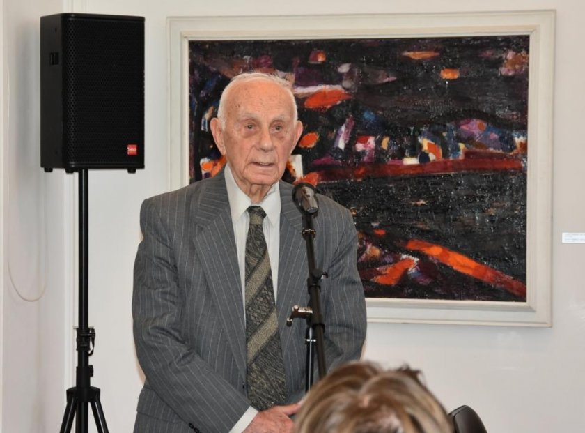 Отиде си поетът Найден Вълчев, написал "Една българска роза" и "На всеки километър"