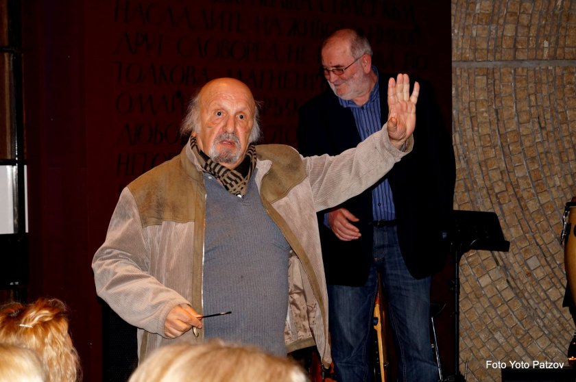 Почина писателят Васко Жеков