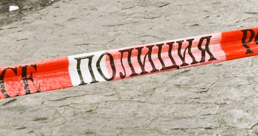 Шофьор не видя лежащ на пътя мъж и го прегази