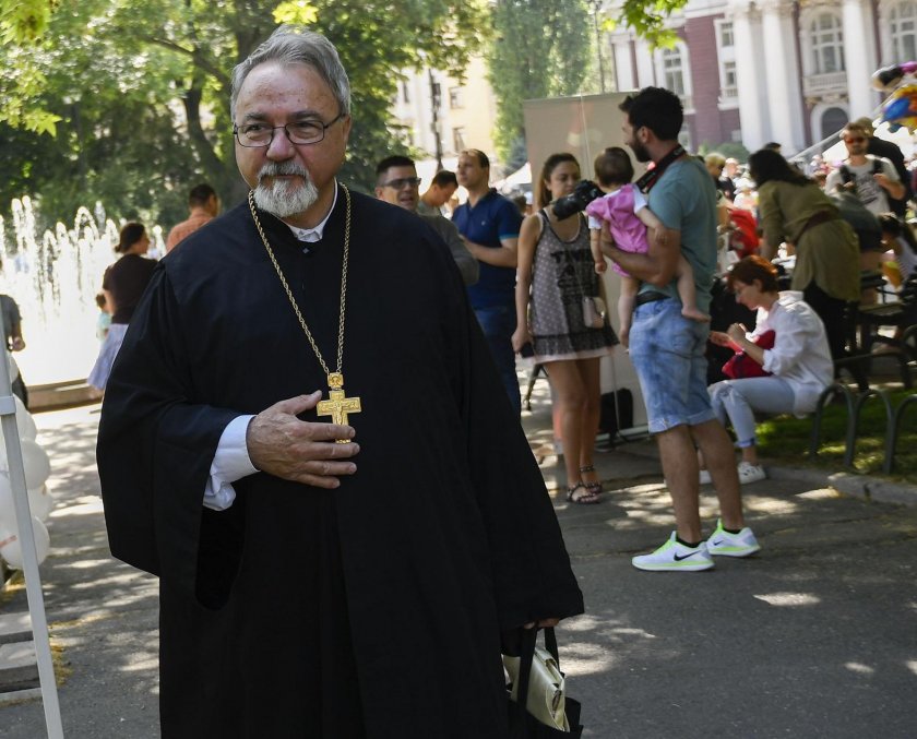 Отец Кирил Попов празнува 70-ия си юбилей с голям концерт в Софийската опера