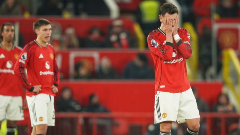 Залп от критики към Ман Юнайтед