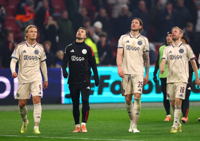 Аякс взе глътка въздух, Виляреал се провали у дома