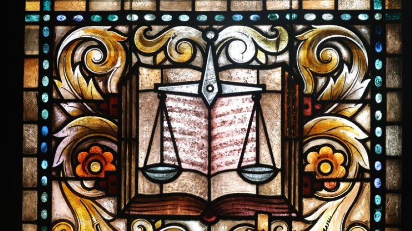 Пуснаха под гаранция инспекторите от ДАИ, искали подкуп от екипа на Роби Уилямс