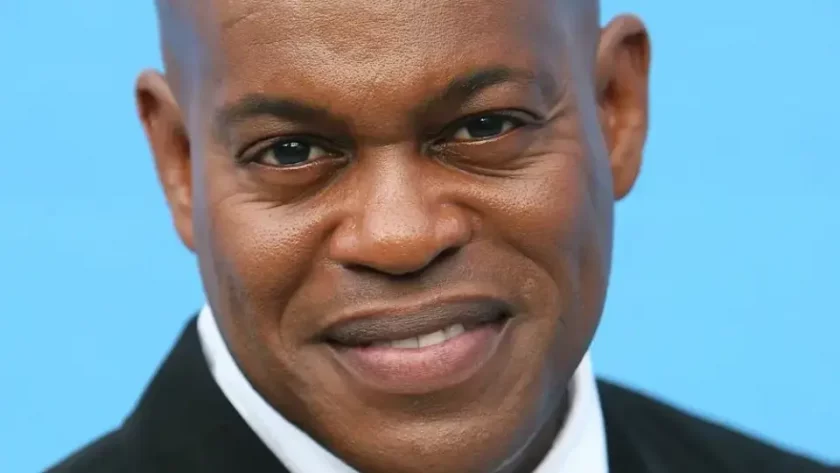 Убиха оперен певец в дома му