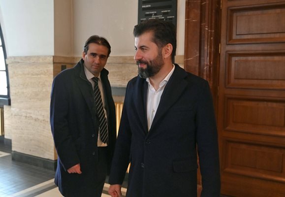 Съдия се отведе от делото срещу Кирил Петков и Божидар Божанов