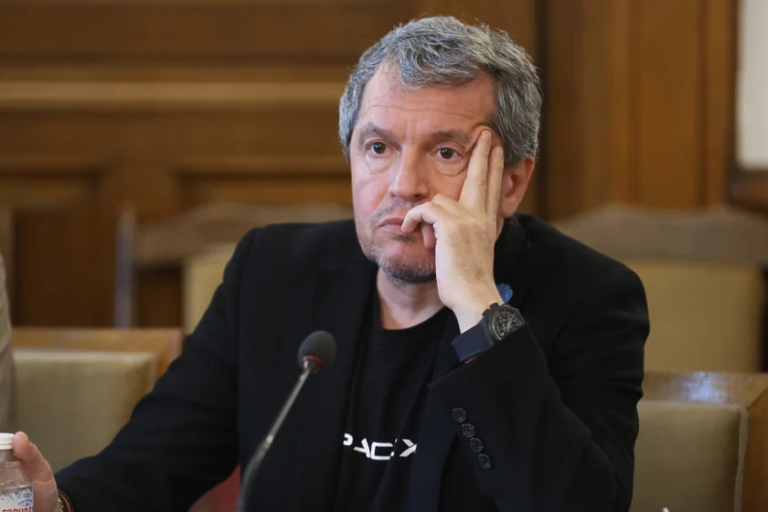 След като премиерът Росен Желязков обяви, че кабинетът подава оставка,