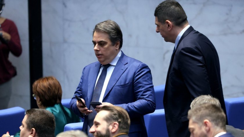 Бюджет на ДОО влязъл в НС без решение на социалната комисията