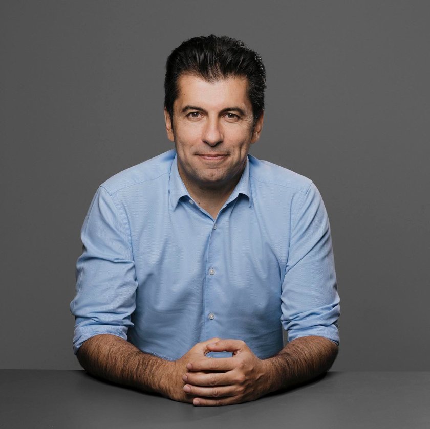 Кирил Петков ликува